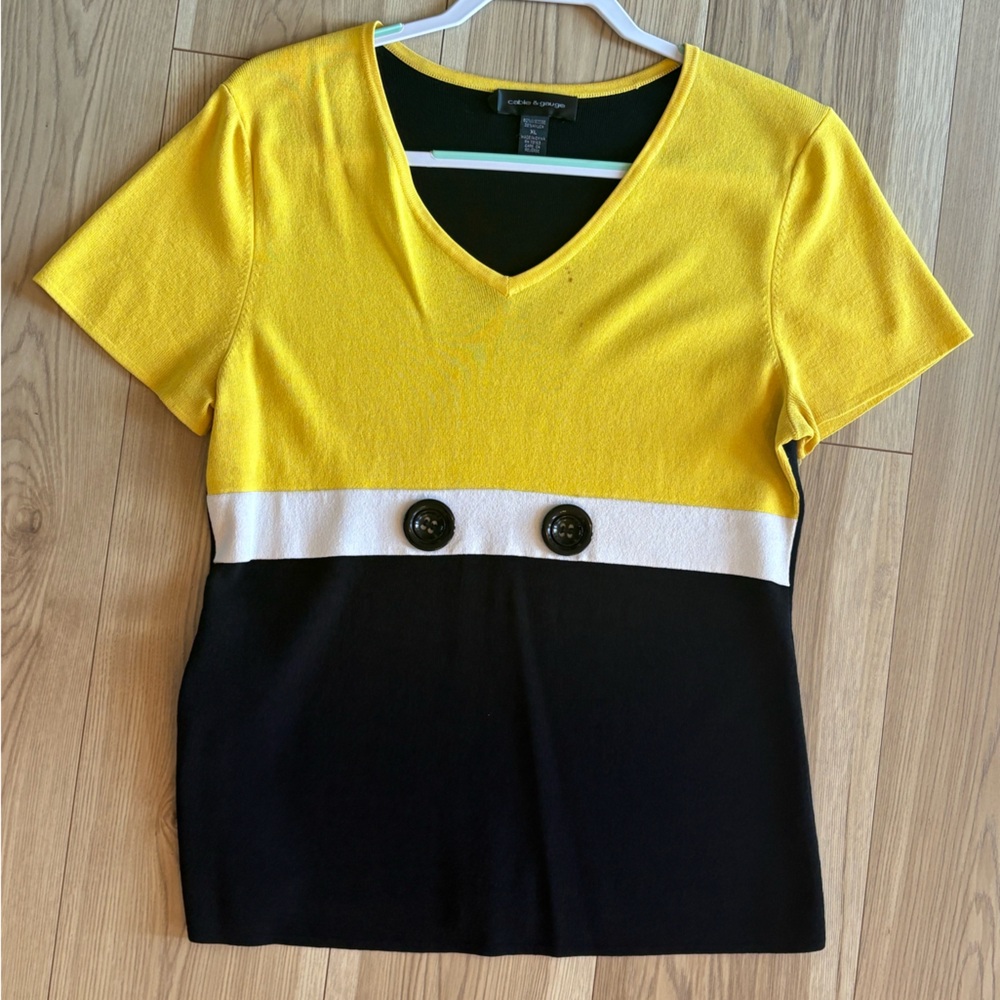 Cable & Gauge Yellow and Black Short Sleeve Top. Size:XL
